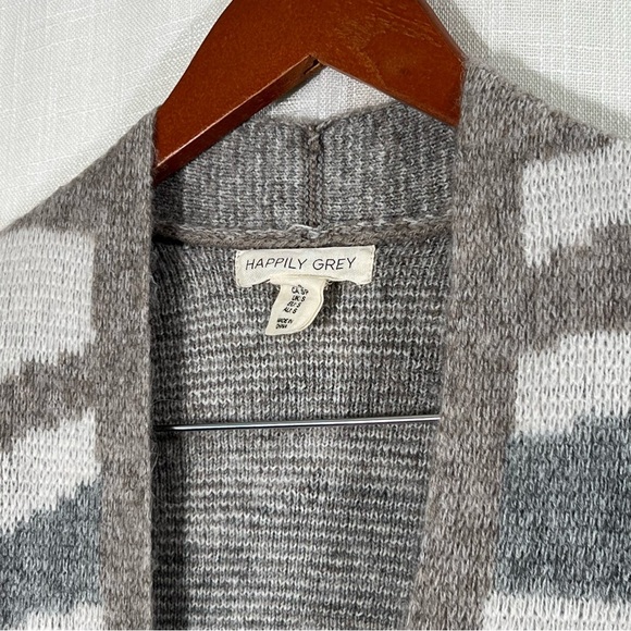 Happily Grey NWT Long Soft Abstract Neutral Colors Swirl Design Cardigan Sz S - Picture 9 of 14